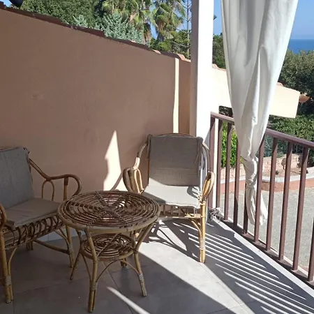 Stefania Exclusive Penthouse With Pool And Private Garden דירה