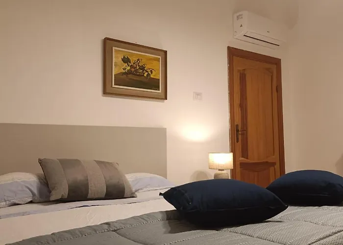 Stefania Exclusive Penthouse With Pool And Private Garden Apartman